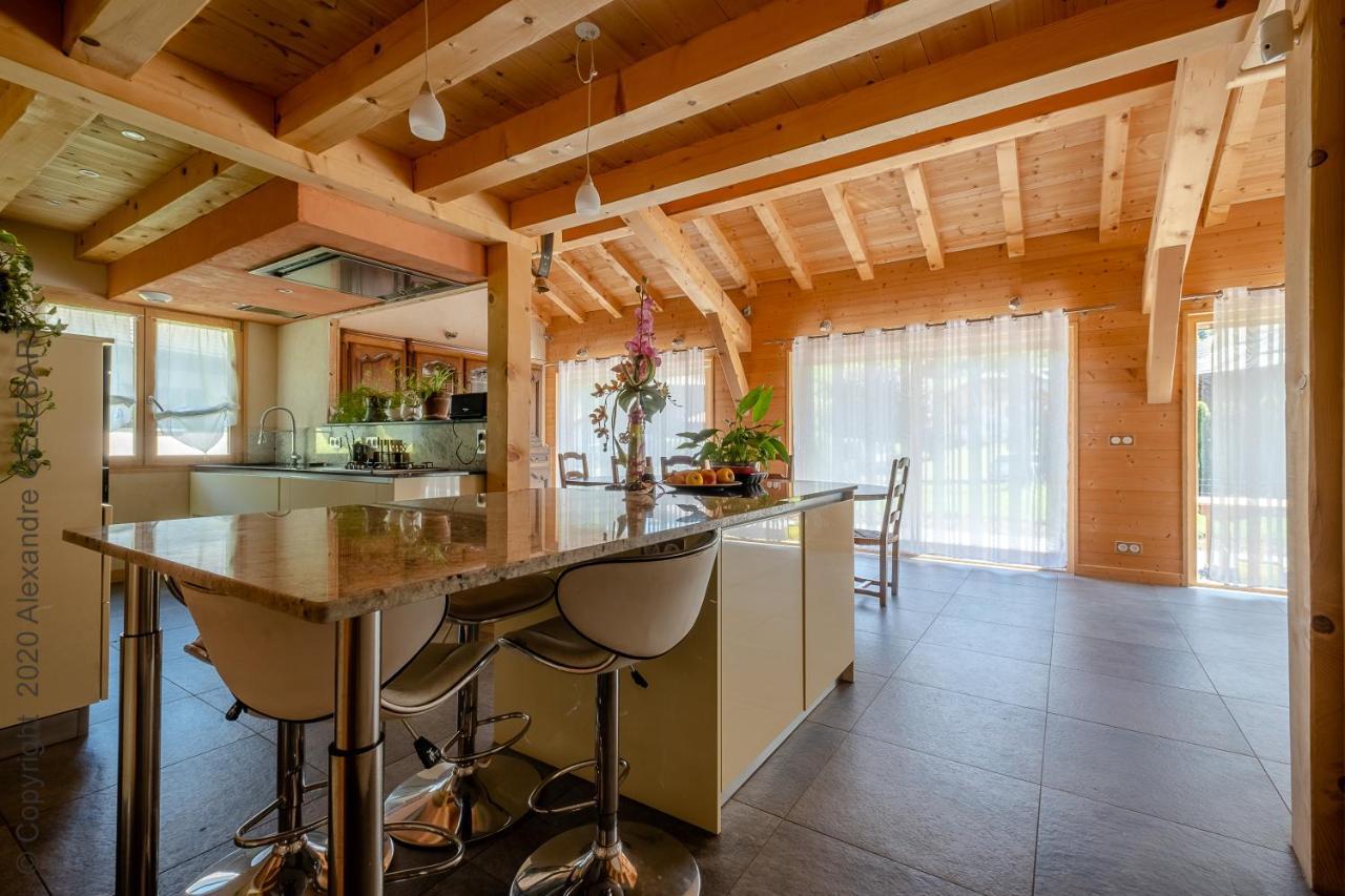 Chalet Aux 3 Biches Mieussy Bagian luar foto