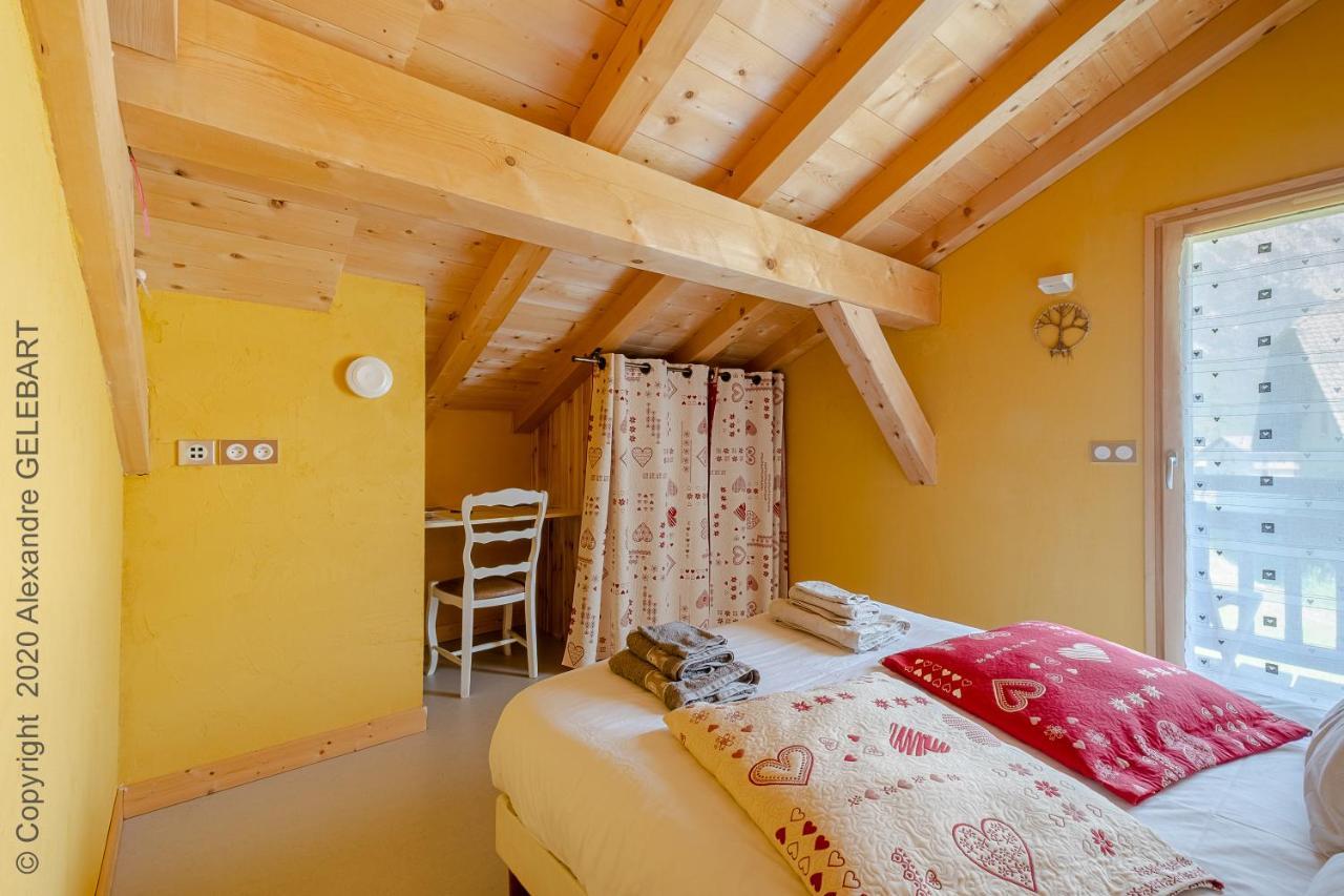 Chalet Aux 3 Biches Mieussy Bagian luar foto