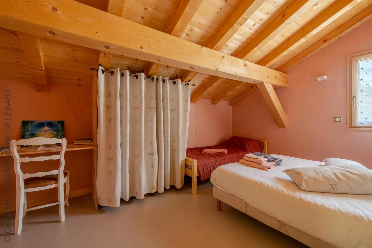 Chalet Aux 3 Biches Mieussy Bagian luar foto