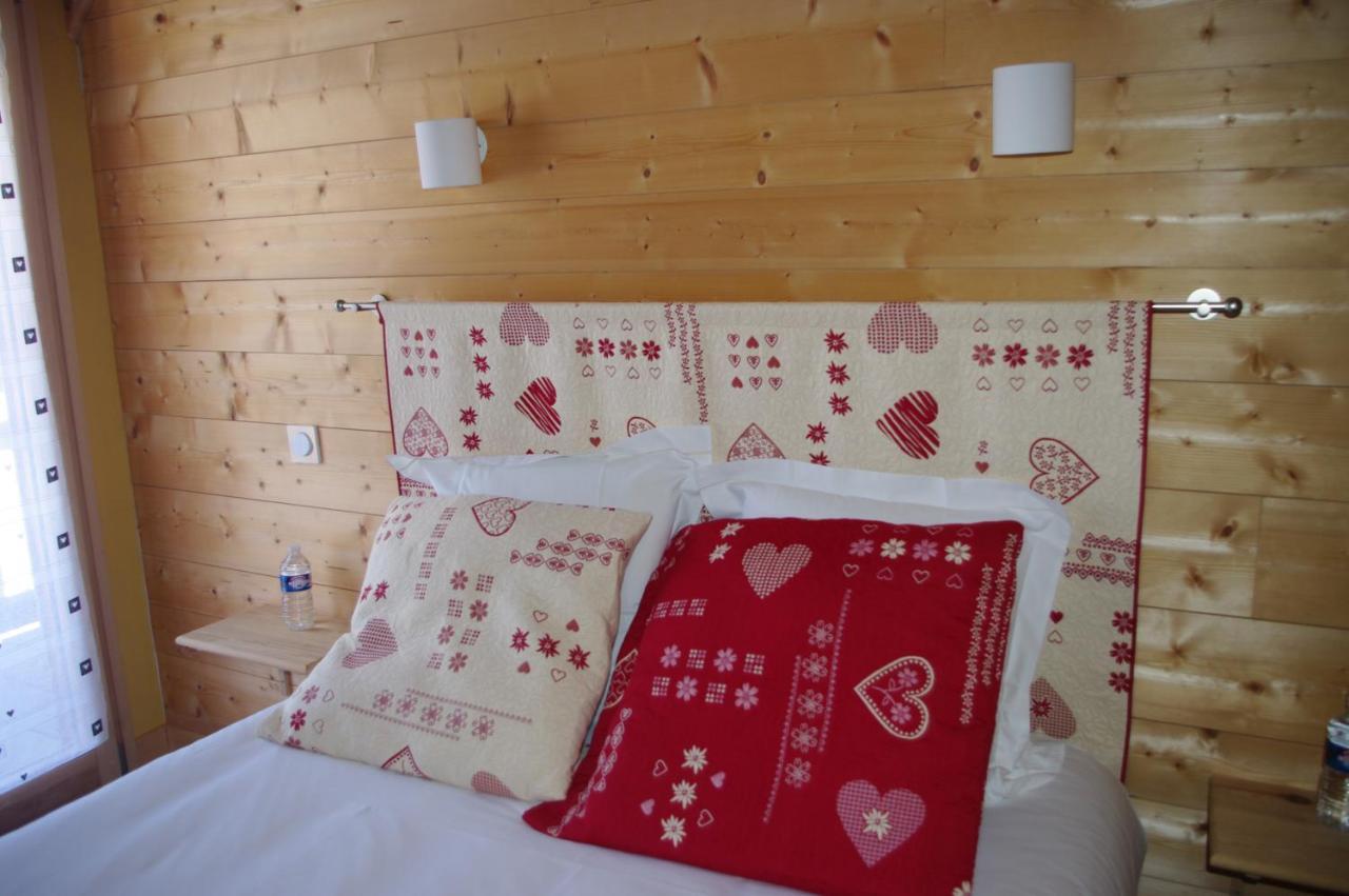 Chalet Aux 3 Biches Mieussy Bagian luar foto