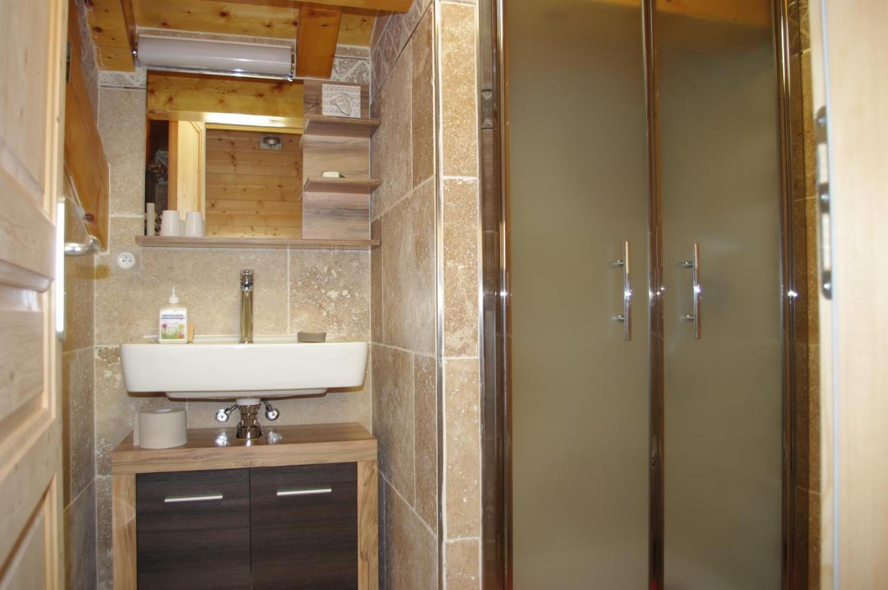 Chalet Aux 3 Biches Mieussy Bagian luar foto