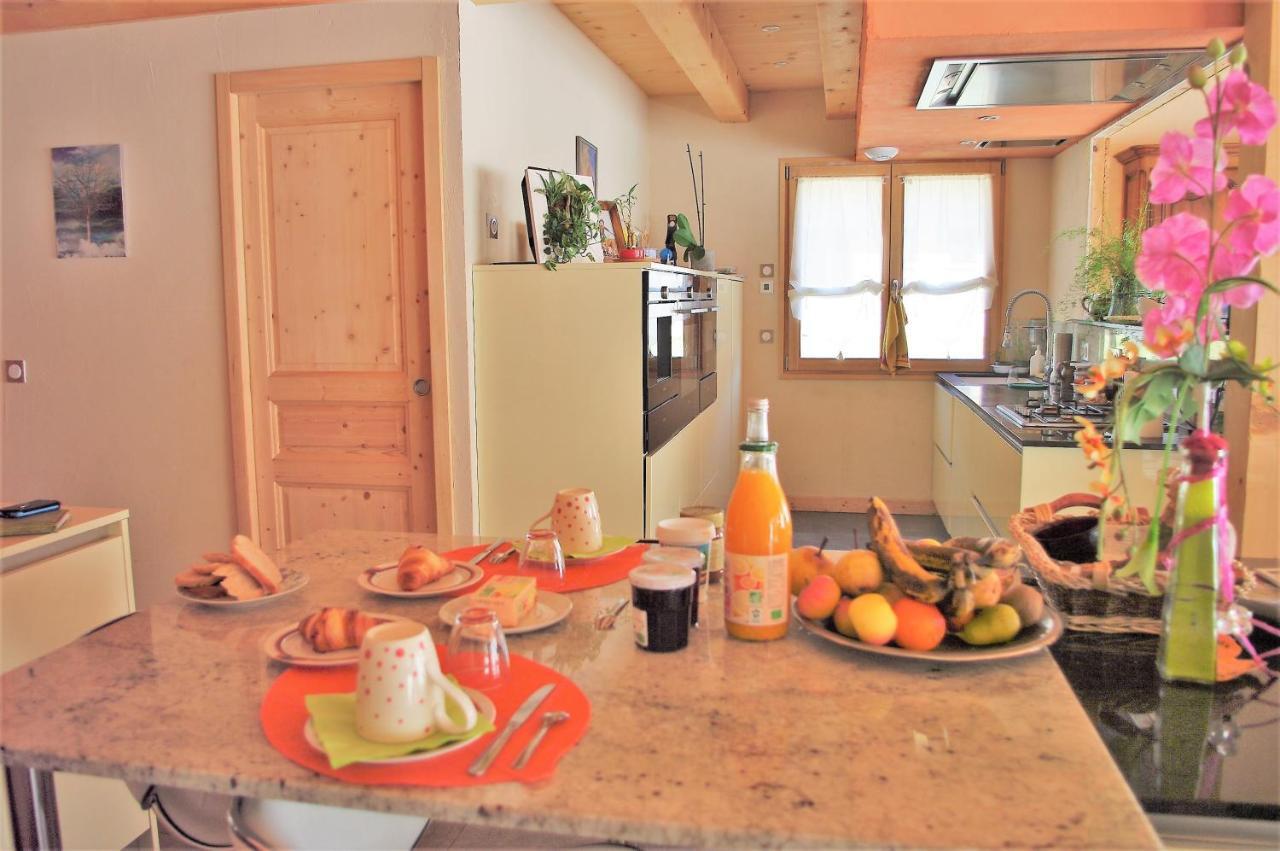 Chalet Aux 3 Biches Mieussy Bagian luar foto