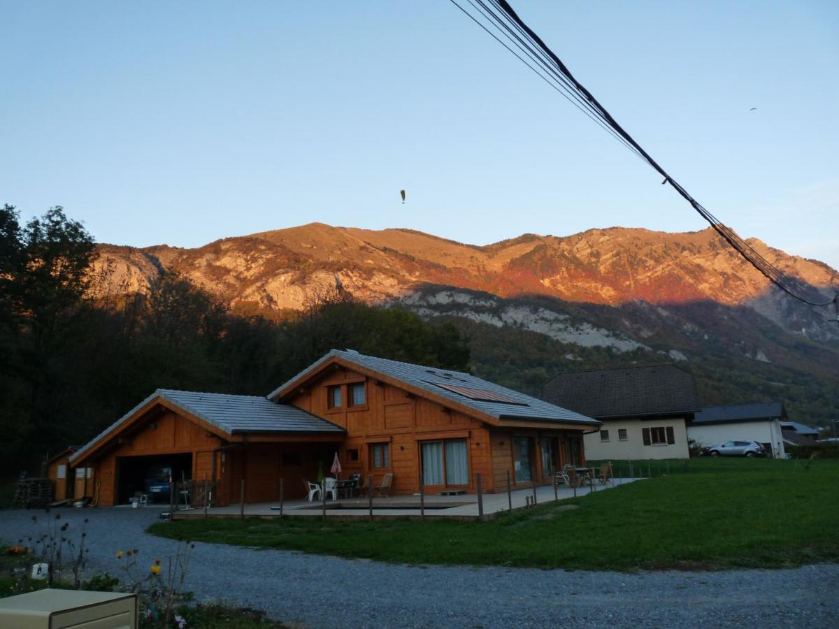 Chalet Aux 3 Biches Mieussy Bagian luar foto