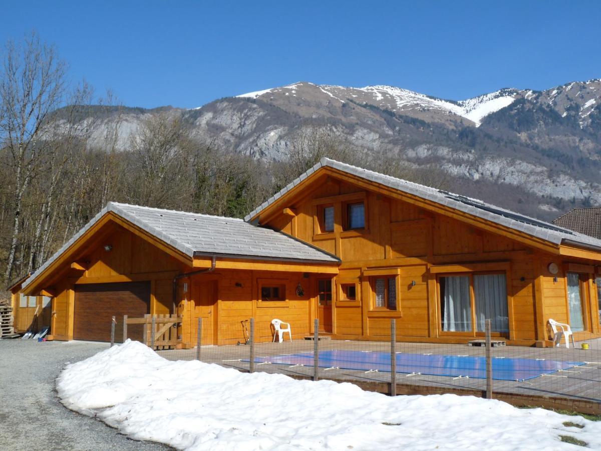 Chalet Aux 3 Biches Mieussy Bagian luar foto