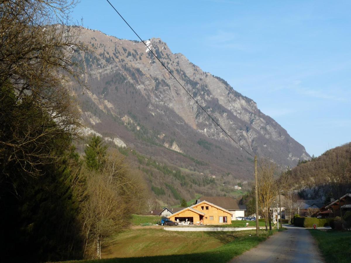Chalet Aux 3 Biches Mieussy Bagian luar foto